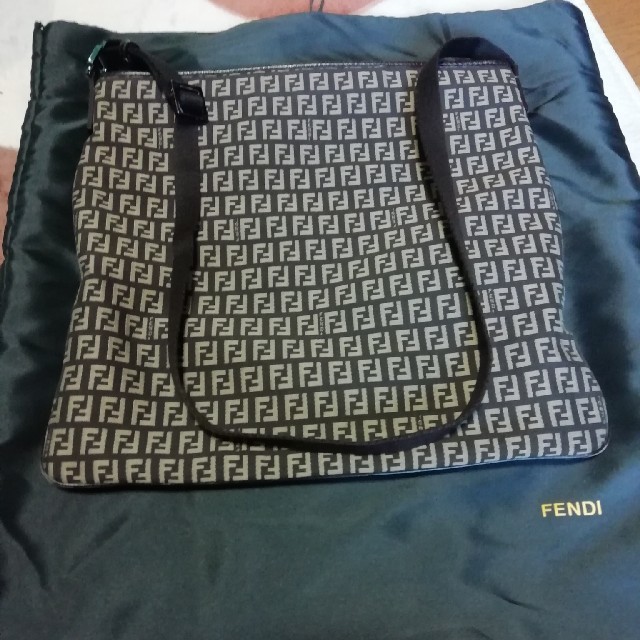 FENDI フェンディ バッグ ズッカ柄 ブラウンナイロン ショルダーバッグ