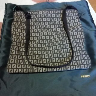 フェンディ(FENDI)のFENDI フェンディ バッグ ズッカ柄 ブラウンナイロン ショルダーバッグ (ショルダーバッグ)