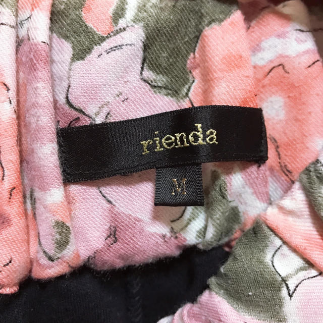 rienda(リエンダ)のrienda 花柄 ミニスカート インナーパンツ付き リエンダ レディースのスカート(ミニスカート)の商品写真