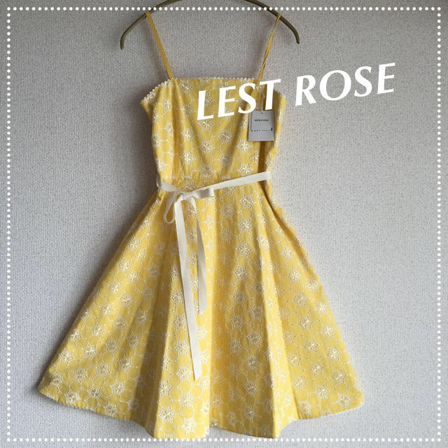 L'EST ROSE(レストローズ)のタグ付き新品LEST ROSEワンピース レディースのワンピース(ひざ丈ワンピース)の商品写真