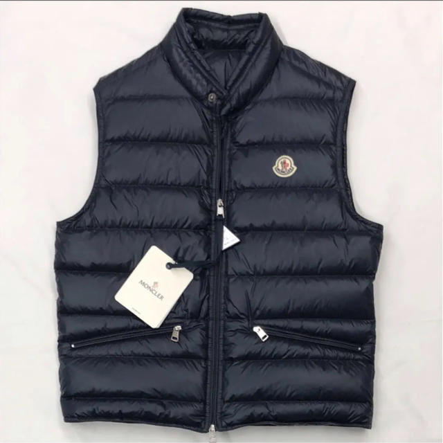 MONCLER(モンクレール)のモンクレール ダウンベスト  Gui(新品未使用品) メンズのジャケット/アウター(ダウンベスト)の商品写真