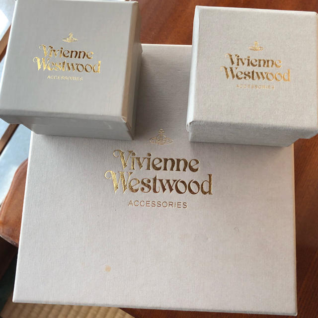 Vivienne Westwood(ヴィヴィアンウエストウッド)のVivienne Westwood ビビアンウエストウッド 王冠 インスタ映え レディースのアクセサリー(その他)の商品写真