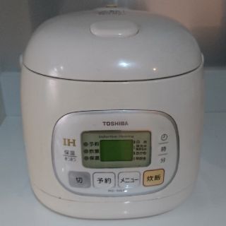 トウシバ(東芝)の東芝 IH炊飯器 鍛造厚釜4mm ３合炊き(炊飯器)