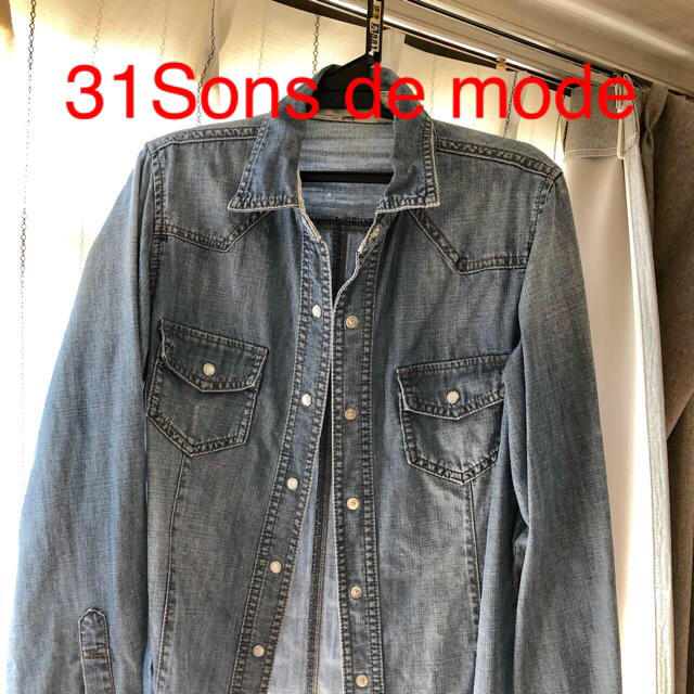 31 Sons de mode(トランテアンソンドゥモード)のデニムシャツ レディースのトップス(シャツ/ブラウス(長袖/七分))の商品写真