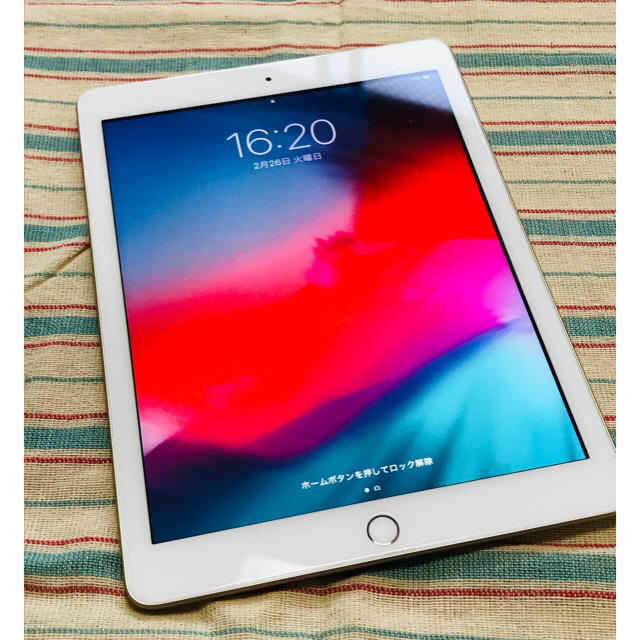iPad 32GB Wi-Fiモデル ゴールドの通販 by Osugi's shop｜アイパッドならラクマ - iPad 第5世代 2017モデル 超激安新品