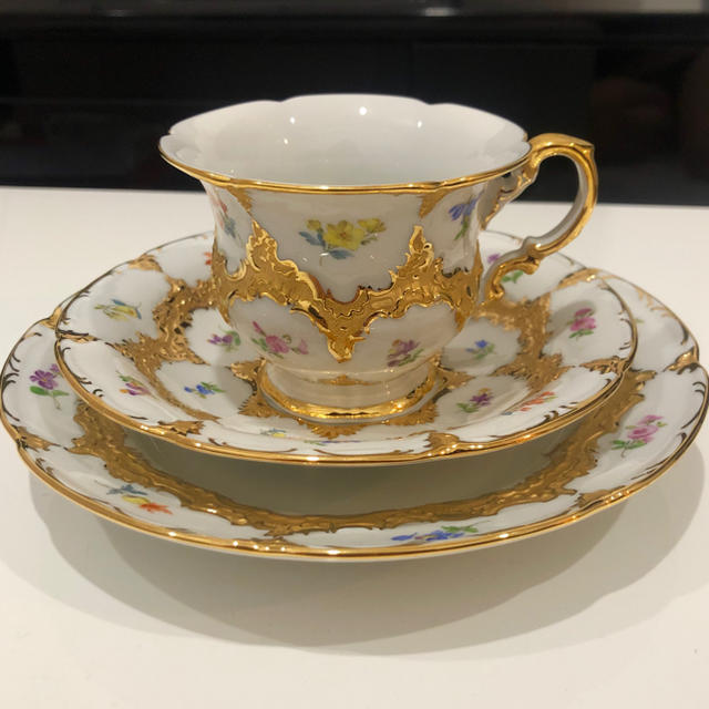 キッチン/食器MEISSEN マイセン Bフォーム グランツゴールド 小花 トリオ