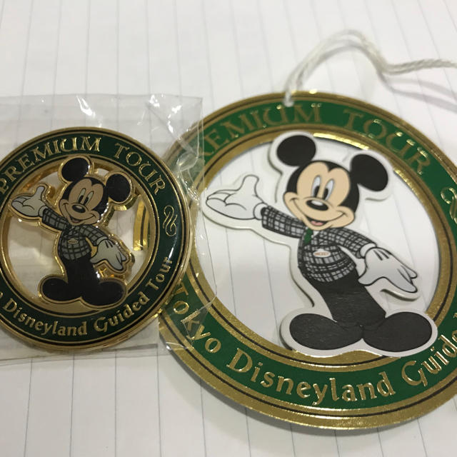 Disney プレミアムガイドツアー ピンバッチの通販 By ランニングたまご S Shop ディズニーならラクマ