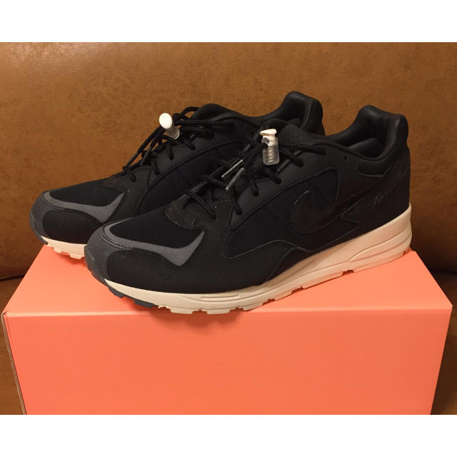 NIKE(ナイキ)のとみ様専用FEAR OF GOD × NIKE SKYLON II 28 メンズの靴/シューズ(スニーカー)の商品写真