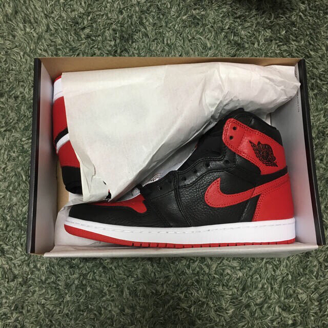 AIR JORDAN 1 RETR HOMAGE TO HOME