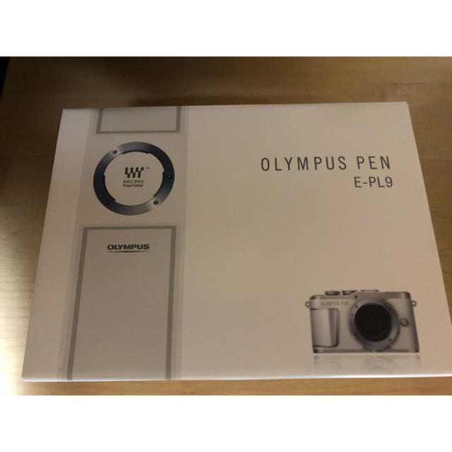 新品 OLYMPUS E-PL9 EZ Wズームキット(ホワイト)おまけ付き