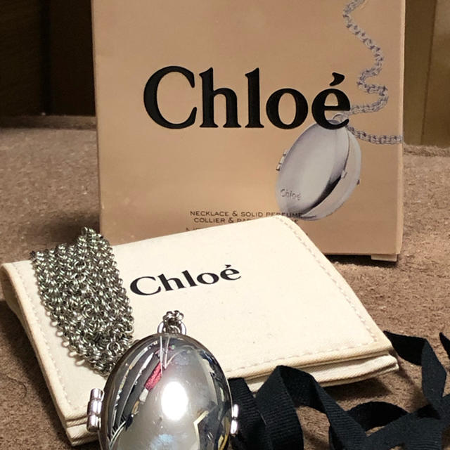 Chloe(クロエ)のChloe★ロケットペンダント型練り香水（わずかにキズあり） コスメ/美容の香水(香水(女性用))の商品写真