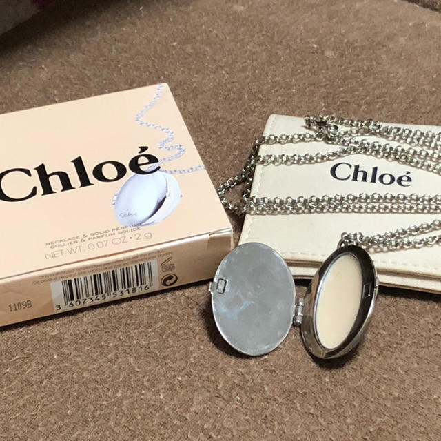 Chloe(クロエ)のChloe★ロケットペンダント型練り香水（わずかにキズあり） コスメ/美容の香水(香水(女性用))の商品写真