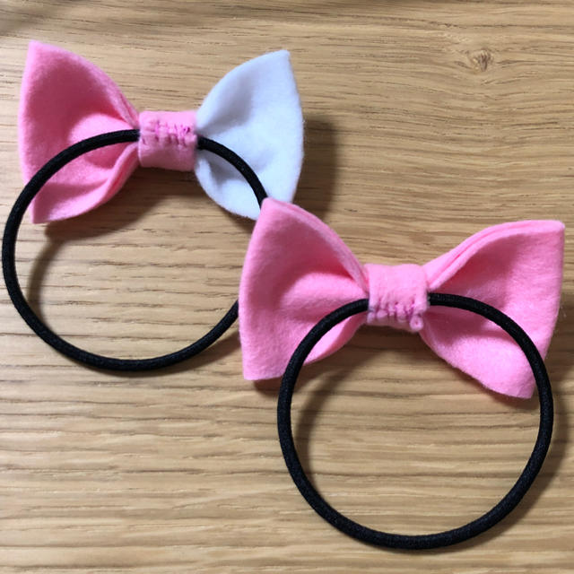 ヘアゴム リボン フェルト ハンドメイド の通販 by おてもやん's shop |ラクマ