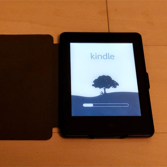 値下げ！Kindle Paperwhite 第7世代 Wi-fi 4GB 黒 スマホ/家電/カメラのPC/タブレット(電子ブックリーダー)の商品写真