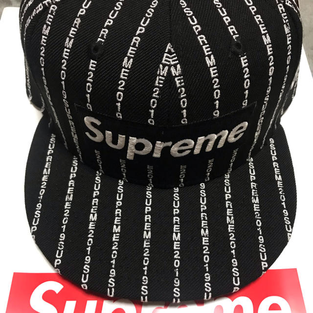 キャップsupremeText Stripe New Era® 7 2/1 ブラック 黒