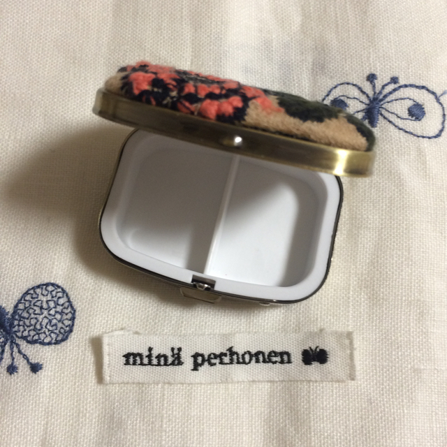 mina perhonen(ミナペルホネン)のチロル様専用 ハンドメイド ミナペルホネン ピルケース ハンドメイドのハンドメイド その他(その他)の商品写真