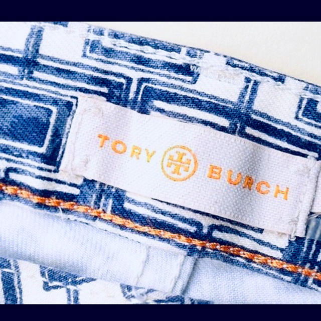 Tory Burch(トリーバーチ)の超美品◆TORY BURCH◆トリーバーチ モノグラムパンツ ホワイト×ネイビー レディースのパンツ(スキニーパンツ)の商品写真