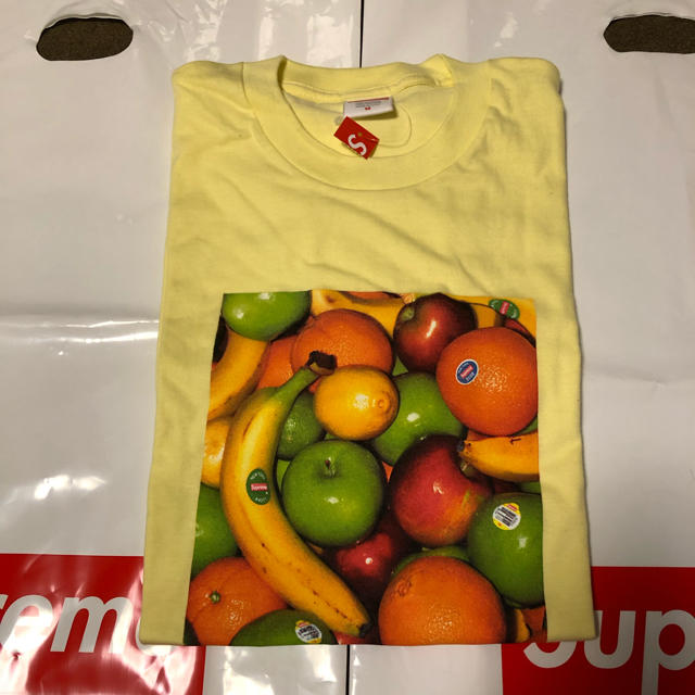 Supreme(シュプリーム)のsupreme  fruit  tee メンズのトップス(Tシャツ/カットソー(半袖/袖なし))の商品写真