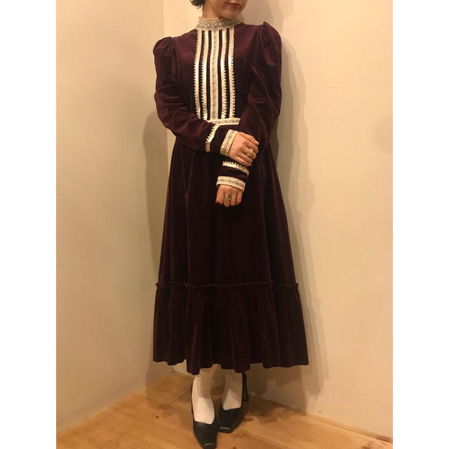 GUNNE SAX(ガニーサックス)のガニーサックス スタンドカラーベロアワンピース GW限定値下げ中✳︎ レディースのワンピース(ロングワンピース/マキシワンピース)の商品写真