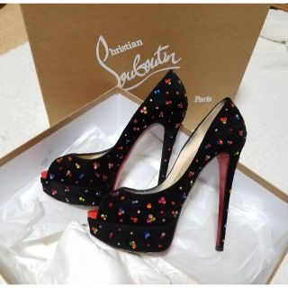 Christian Louboutin(ハイヒール/パンプス)のフリマアイテム一覧 Christian Louboutin(ハイヒール/パンプス)のフリマアイテム一覧