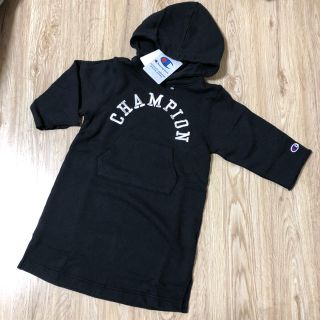 チャンピオン(Champion)のチャンピオン 100センチ ブラック ワンピース 新品 パーカー スウェット(ワンピース)