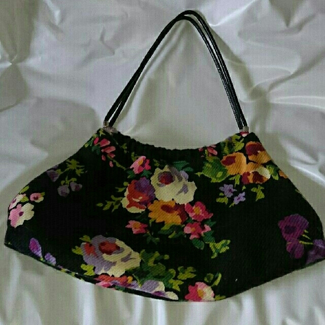 MOSCHINO(モスキーノ)のモスキーノお花プリントハンドバッグ レディースのバッグ(ハンドバッグ)の商品写真
