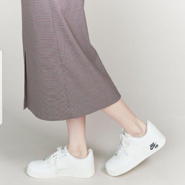 BEAUTY&YOUTH UNITED ARROWS(ビューティアンドユースユナイテッドアローズ)のNIKE ナイキ AIR FORCE 1 エアフォース1 レザースニーカー レディースの靴/シューズ(スニーカー)の商品写真