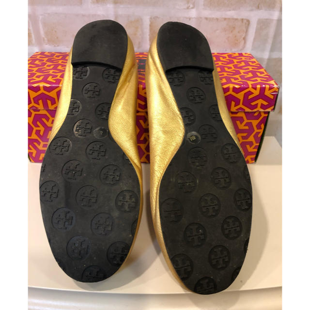 Tory Burch(トリーバーチ)のトリーバーチ 24.5cm ゴールド パンプス 美品 レディースの靴/シューズ(ハイヒール/パンプス)の商品写真