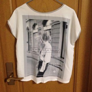 ザラ(ZARA)のZARAトップス(Tシャツ(半袖/袖なし))