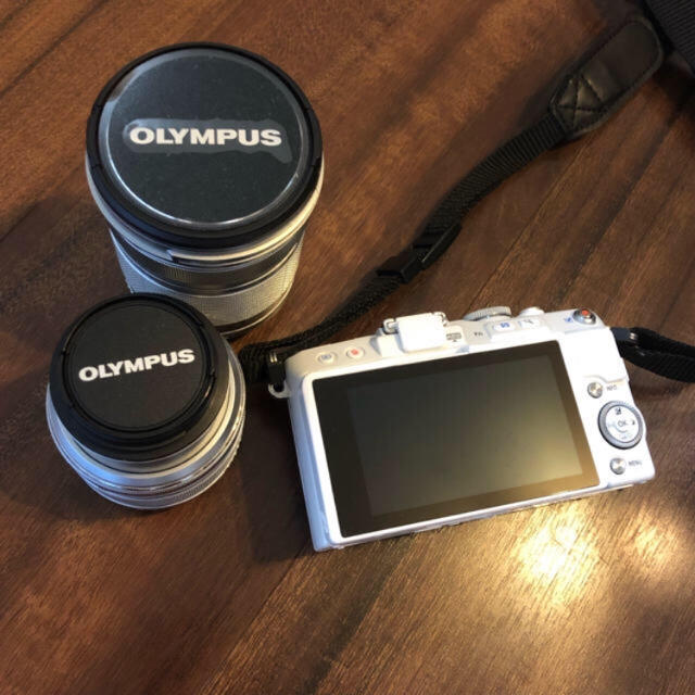 OLYMPUS(オリンパス)のOLYMPUS ミラーレス一眼 PEN Lite E-PL6 スマホ/家電/カメラのカメラ(ミラーレス一眼)の商品写真