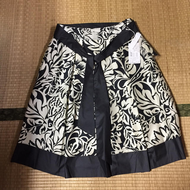 GALLERY VISCONTI(ギャラリービスコンティ)のビスコンティスカート レディースのスカート(ひざ丈スカート)の商品写真