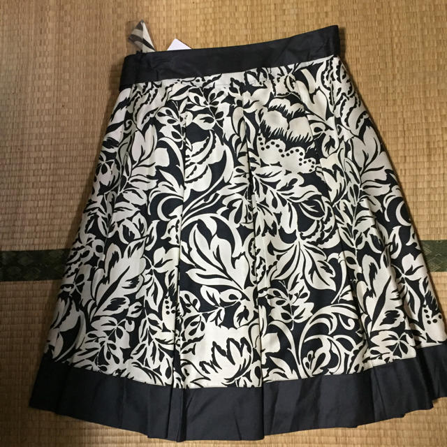 GALLERY VISCONTI(ギャラリービスコンティ)のビスコンティスカート レディースのスカート(ひざ丈スカート)の商品写真