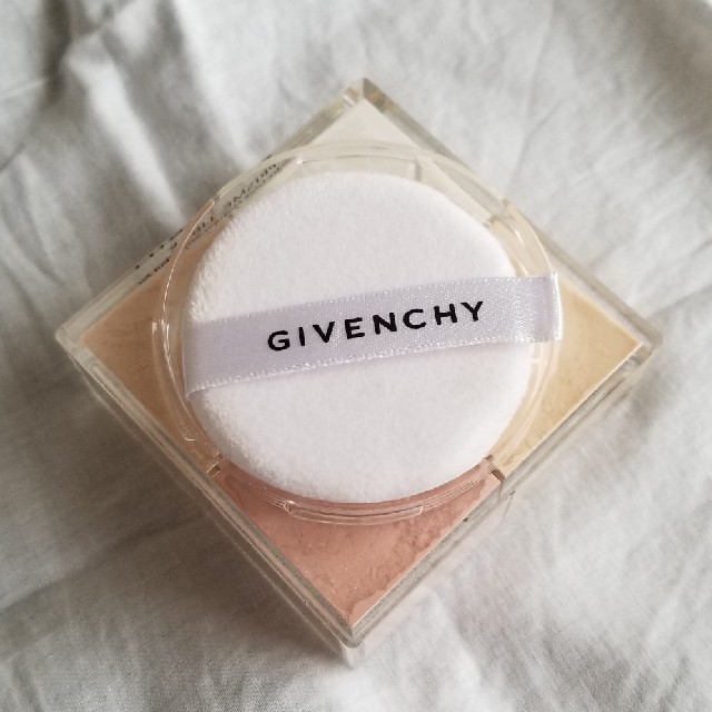 GIVENCHY(ジバンシィ)のジバンシー フェイスパウダー コスメ/美容のベースメイク/化粧品(フェイスパウダー)の商品写真