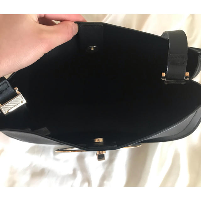 ZARA(ザラ)のZARA バッグ レディースのバッグ(ショルダーバッグ)の商品写真