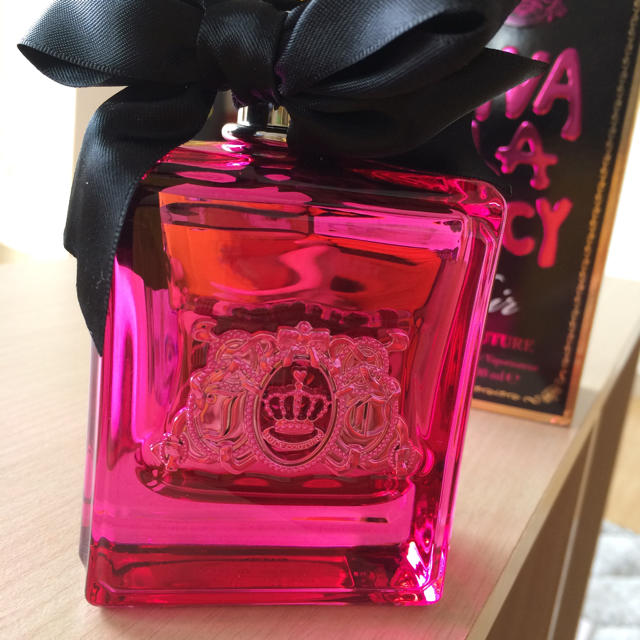 NOIR(ノワール)の香水  ヴィバラ ジューシー Viva La Juicy  コスメ/美容の香水(香水(女性用))の商品写真