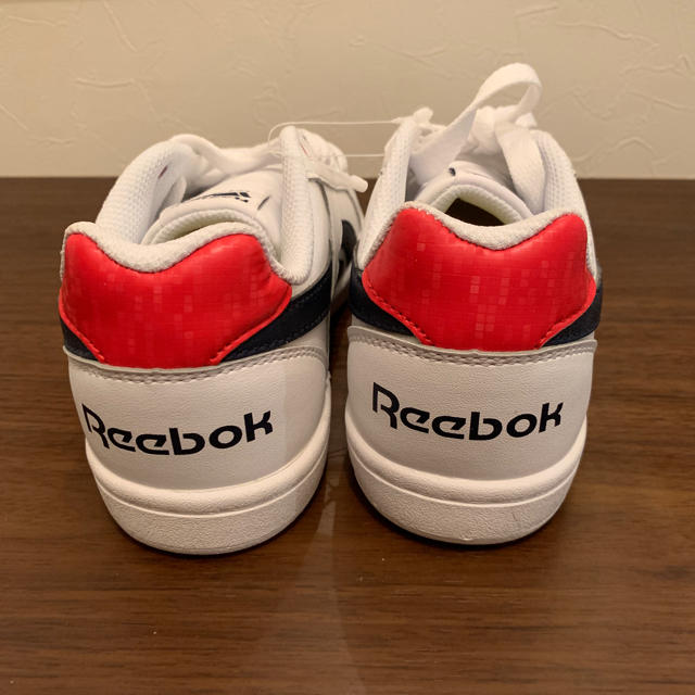 Reebok(リーボック)の新品 リーボック スニーカー 21.5㎝ キッズ/ベビー/マタニティのキッズ靴/シューズ(15cm~)(スニーカー)の商品写真