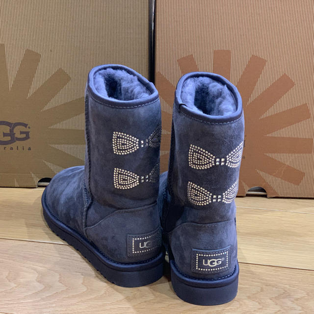 何でも揃う UGG レア ショートブーツ スワロフスキー ラメ ビジュー