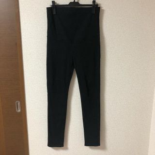 ユニクロ(UNIQLO)のマタニティ用 黒スキニー(マタニティボトムス)