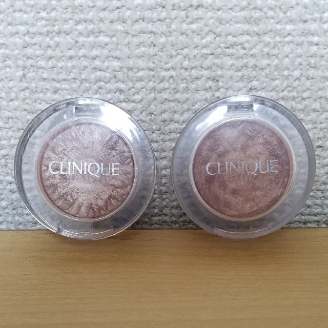 CLINIQUE(クリニーク)のCLINIQUE クリニーク アイシャドウ
 2個 
 コスメ/美容のベースメイク/化粧品(チーク)の商品写真