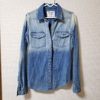 アバクロンビーアンドフィッチ(Abercrombie&Fitch)のほぼ未使用★アバクロンビー&フィッチ　デニムシャツ(シャツ/ブラウス(長袖/七分))