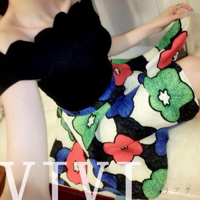 新品2点セット☆オフショルと花柄スカート レディースのスカート(ミニスカート)の商品写真