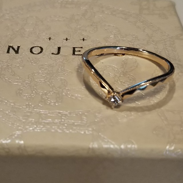 NOJESS(ノジェス)のノジェス K10 ダイヤモンド リング 9号 V字 限定品 美品 レディースのアクセサリー(リング(指輪))の商品写真