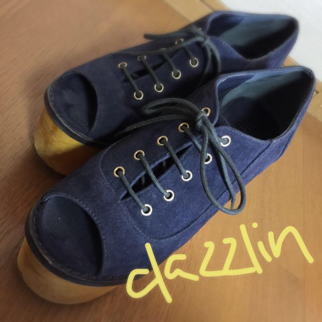 dazzlin(ダズリン)のdazzlin ウッドヒールブーティ レディースの靴/シューズ(ブーツ)の商品写真