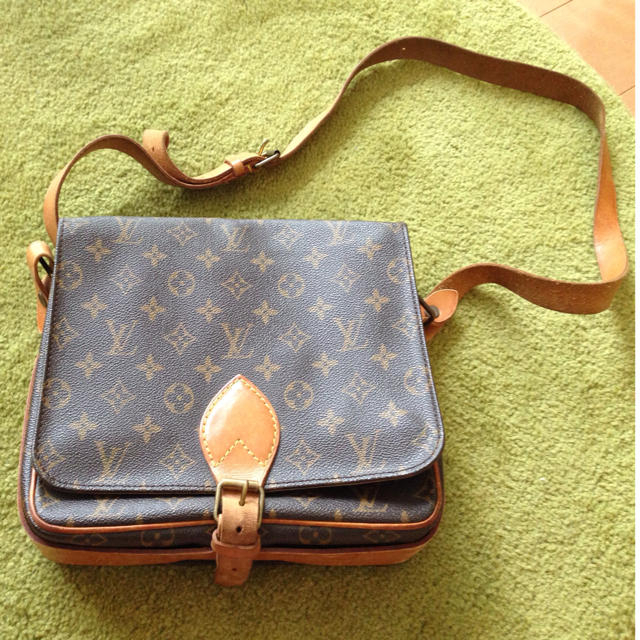 LOUIS VUITTON - ルイヴィトン•モノグラム•カルトシエール