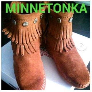 ミネトンカ(Minnetonka)のミネトンカ♥モカシンフリンジブーツ♥新品(ブーツ)