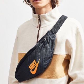 ナイキ(NIKE)の☆NIKE ヘリテージ EMB ヒップパック ボディバック　ウエストポーチ☆(ウエストポーチ)