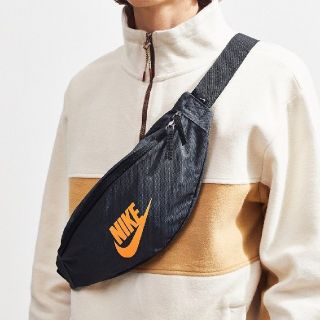 ナイキ(NIKE)の☆NIKE ヘリテージ EMB ヒップパック ボディバック　ウエストポーチ☆(ウエストポーチ)