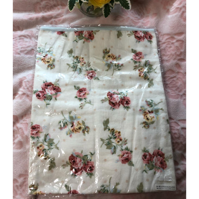 LAURA ASHLEY(ローラアシュレイ)のローラアシュレイ❤️【新品】🌹オーガニックコットンバスタオル インテリア/住まい/日用品の日用品/生活雑貨/旅行(タオル/バス用品)の商品写真