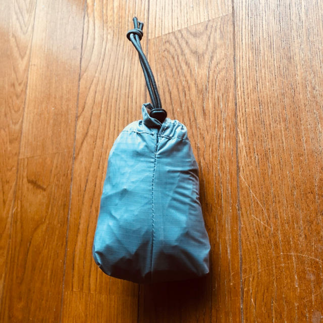 mont bell(モンベル)の【定価2500円】モンベル リュックレインカバー 15-20ℓ ライトグレー メンズのバッグ(バッグパック/リュック)の商品写真