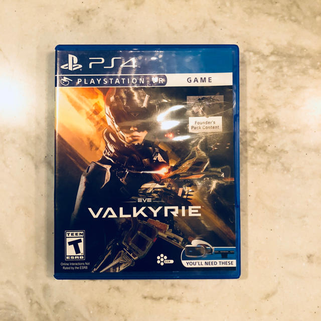 PlayStation VR(プレイステーションヴィーアール)の中古 PS4 EVE VALKYRIE PSVR  エンタメ/ホビーのゲームソフト/ゲーム機本体(家庭用ゲームソフト)の商品写真